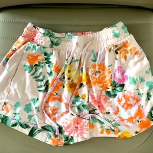 I am selling these flower printed short with pockets on the side.
